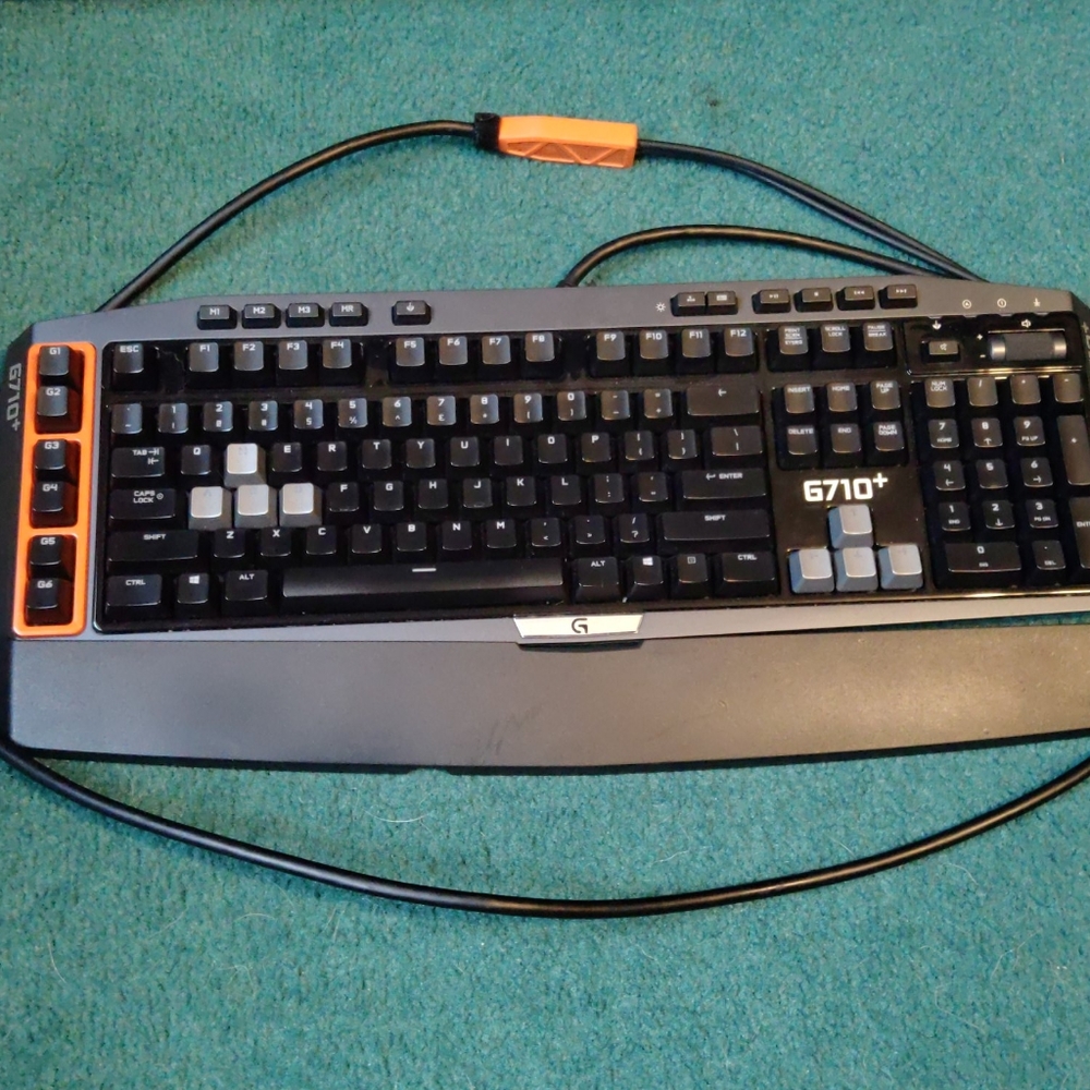 Logitech gaming keyboard G710+